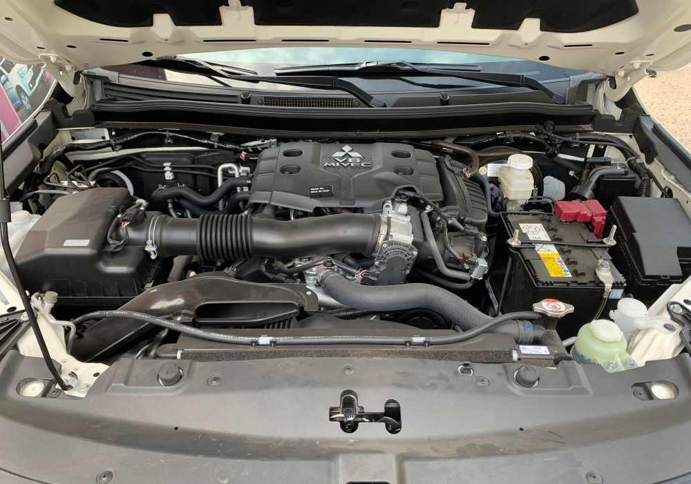0l v6 8at,还有超选四驱,可惜毁在三菱手里