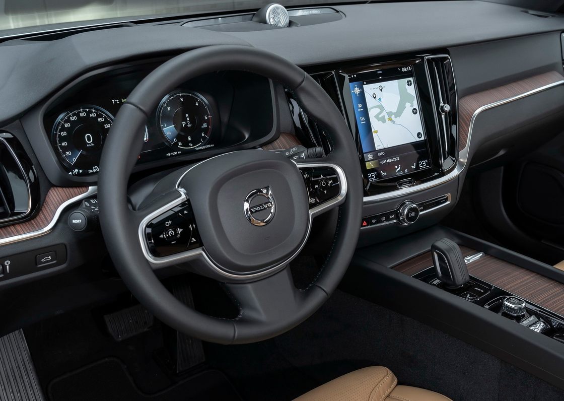 v60的内饰如果和其他兄弟车型相比,差异度的确不过大.