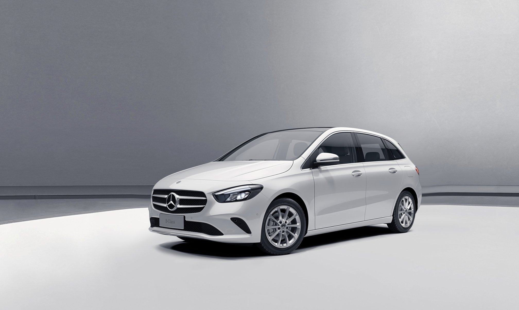 38万起,两厢车/换装1.3t面向女性用户?2022款奔驰b级上市!-水滴汽车