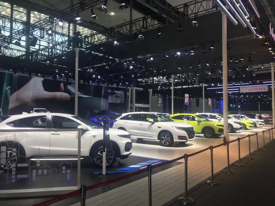 探寻亮点 看一看展前最后一天的广州车展现场