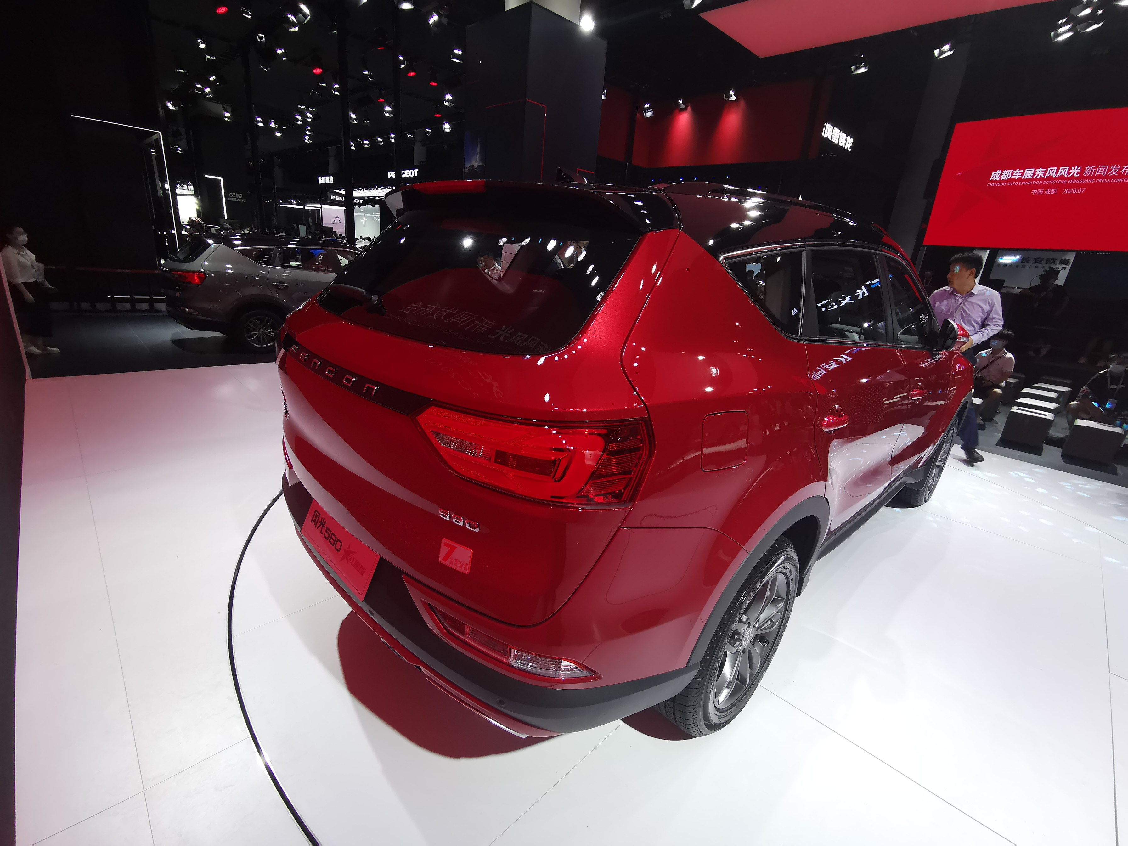 双色车身设计独特质保东风风光580红星版售价区间7991159万元