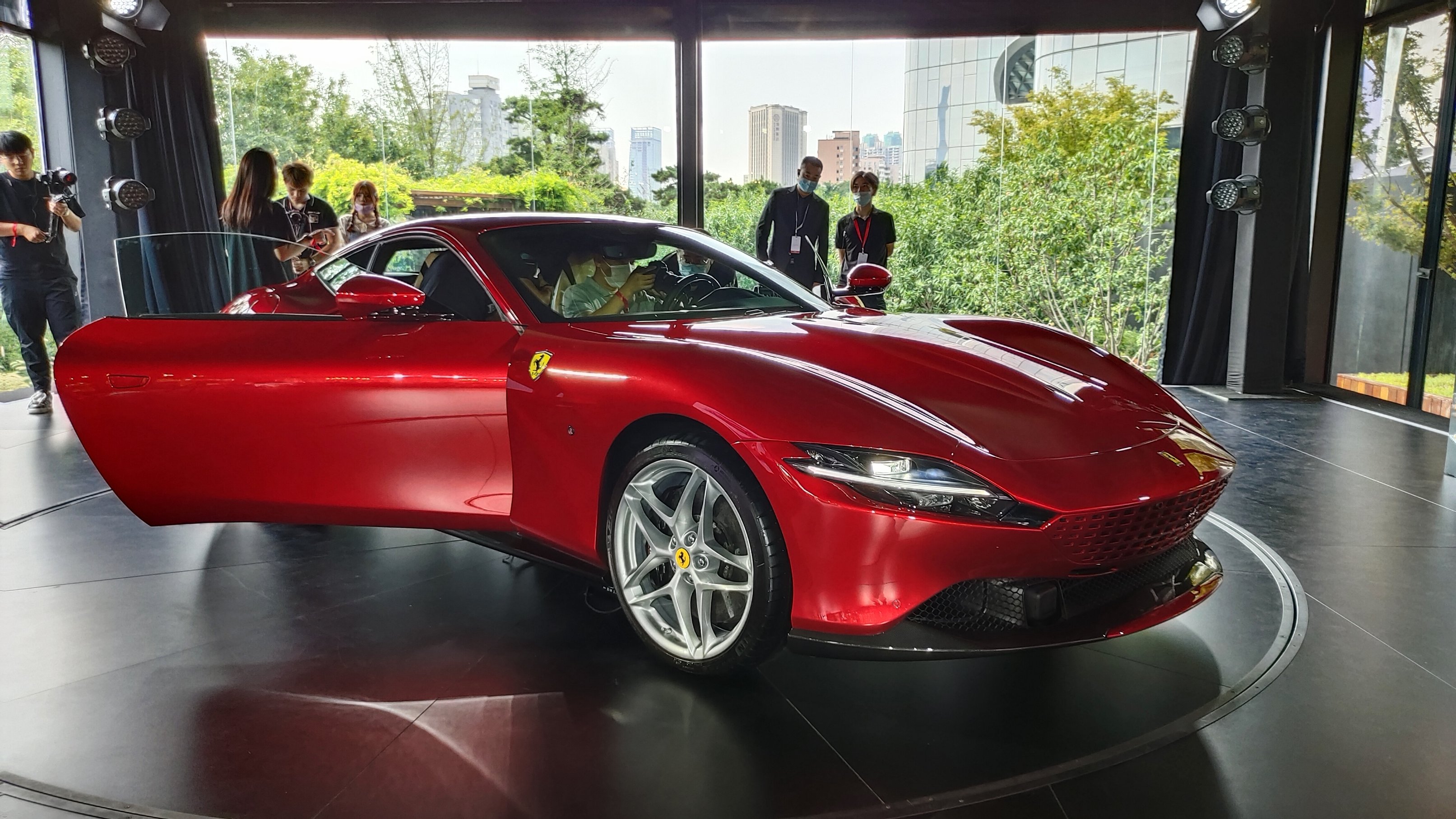 法拉利roma燃情京城演绎dolcevita意式奢华