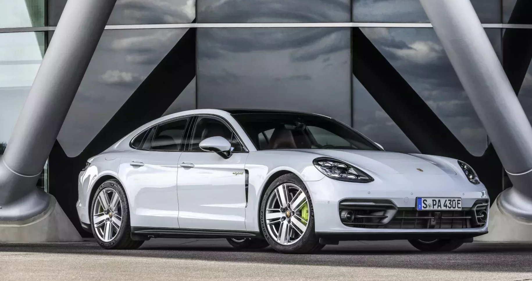 路上最强保时捷帕拉梅拉turbosehybrid有多快