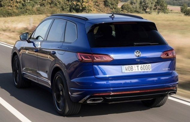 匹配8速tiptronic自动变速器,同时配备四驱系统,可以看出,大众车型在