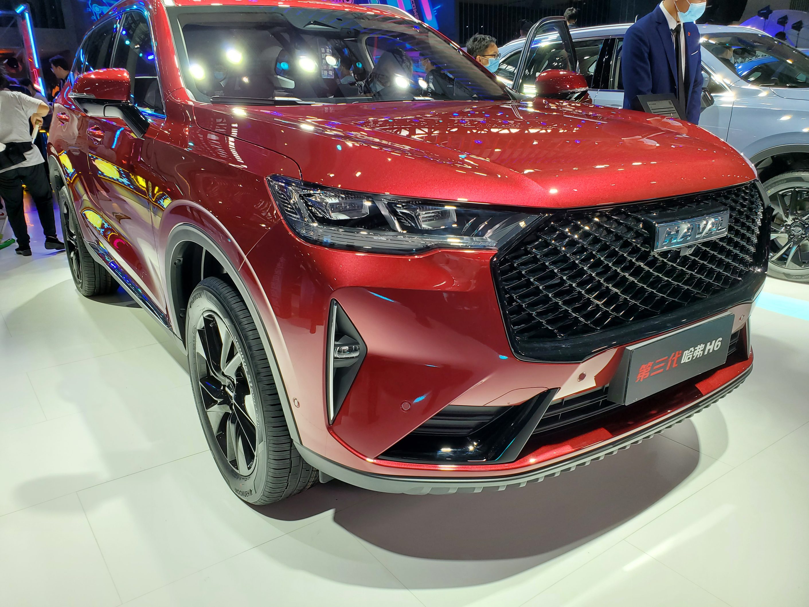搭载长城最新20t发动机完全体哈弗h6亮相广州车展