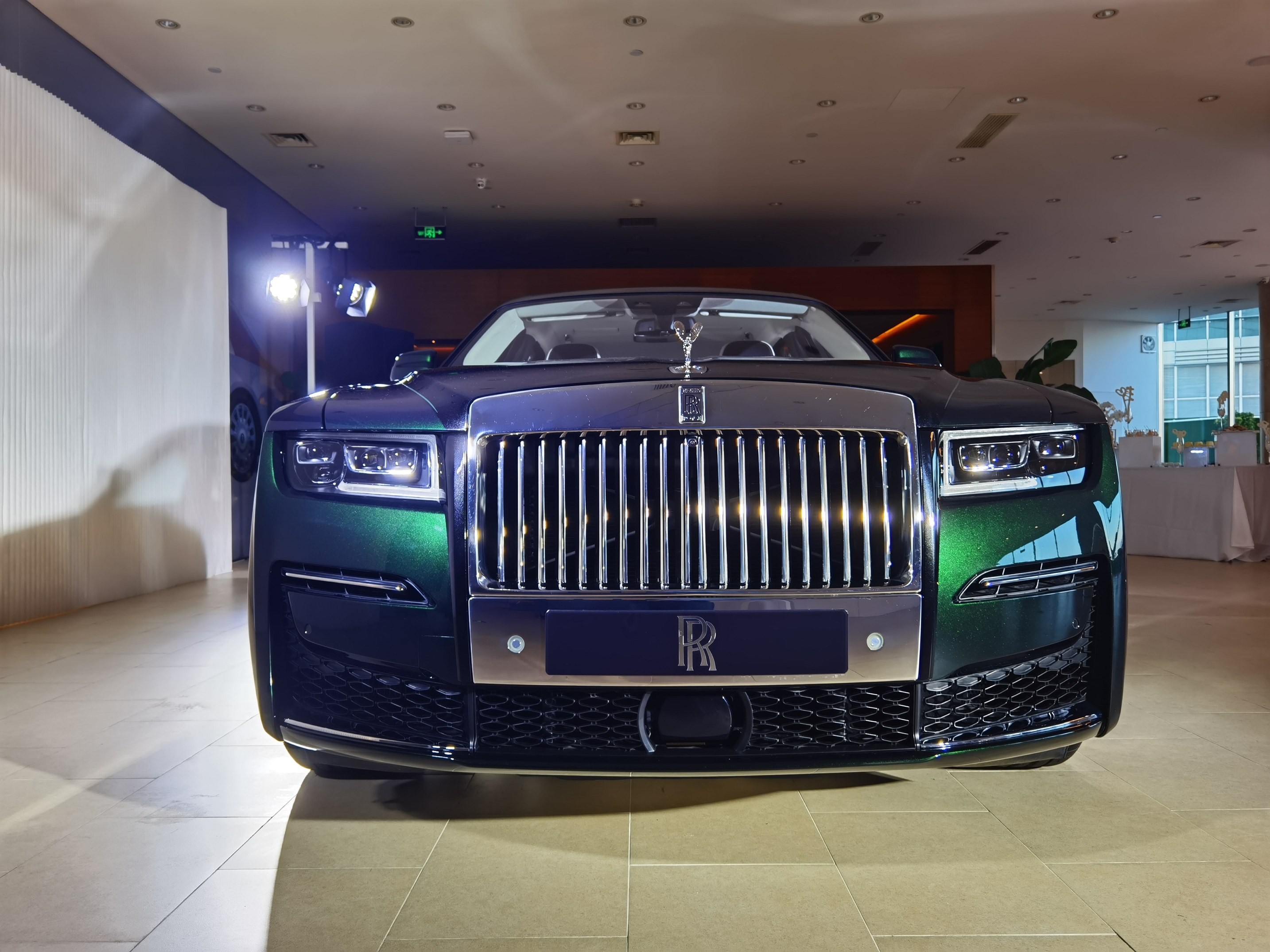 极致精炼尽揽非凡劳斯莱斯全新古思特青岛实拍