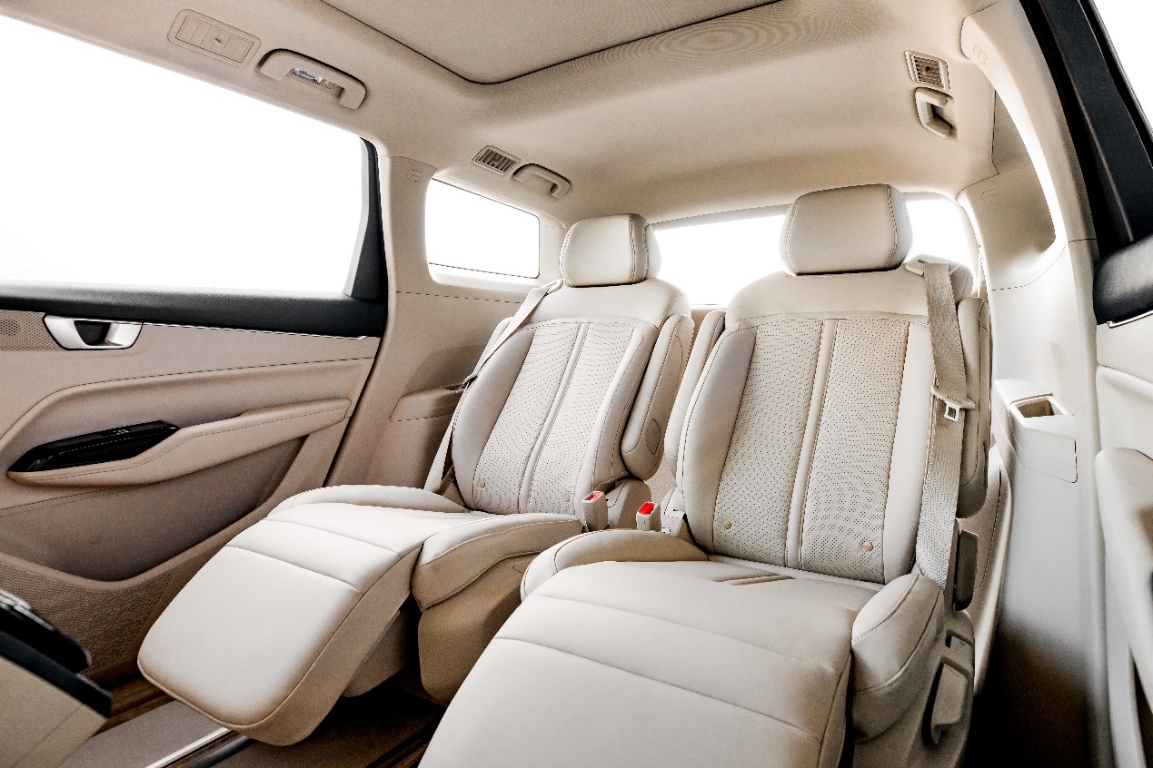 揭秘大四座头等舱探索五菱凯捷全球品质之旅