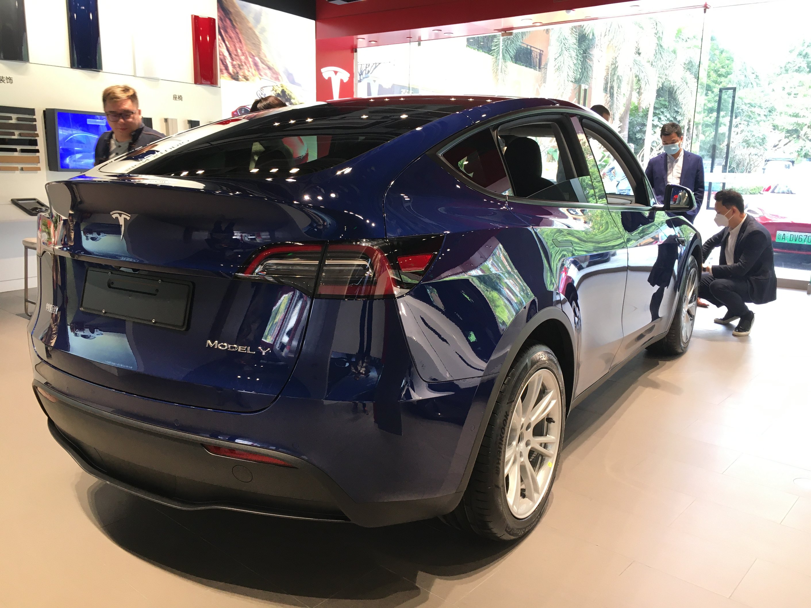 nice新能源特斯拉modely这车就值30万