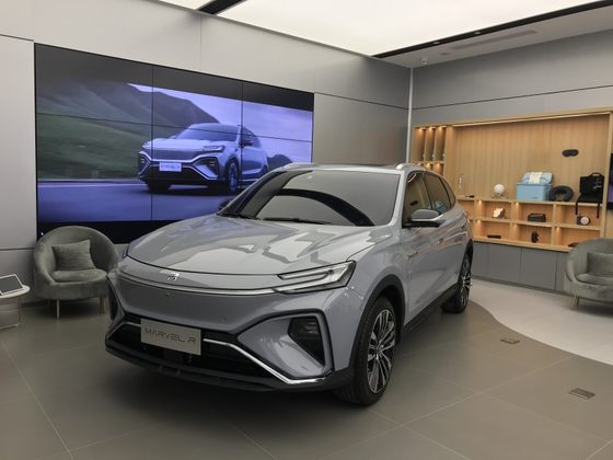 从《cx756整车合作合同》可以看出,江铃福特车型是许可使用福特log