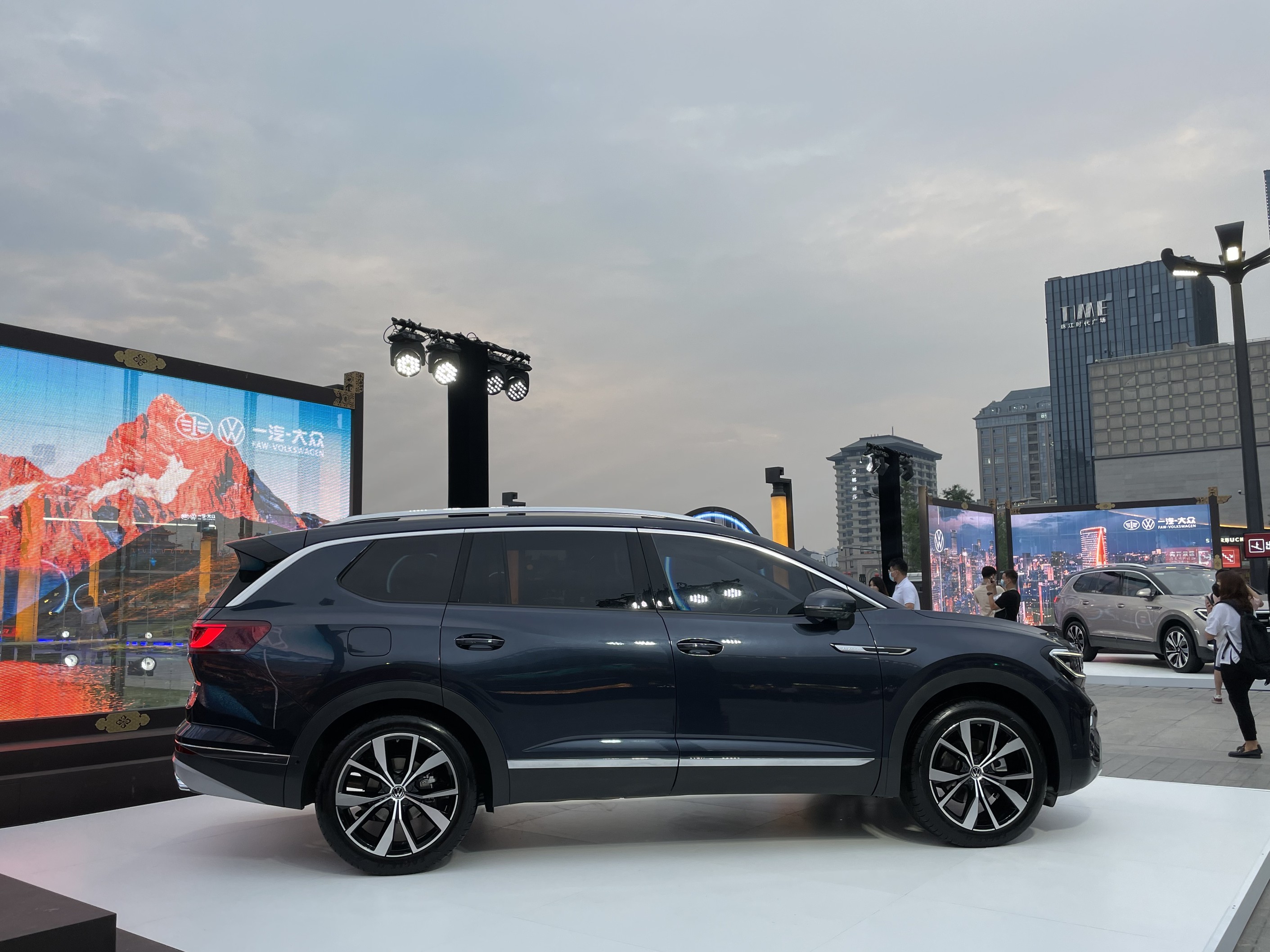 大众史上最大suv入局揽境能否超过汉兰达成为7座领军