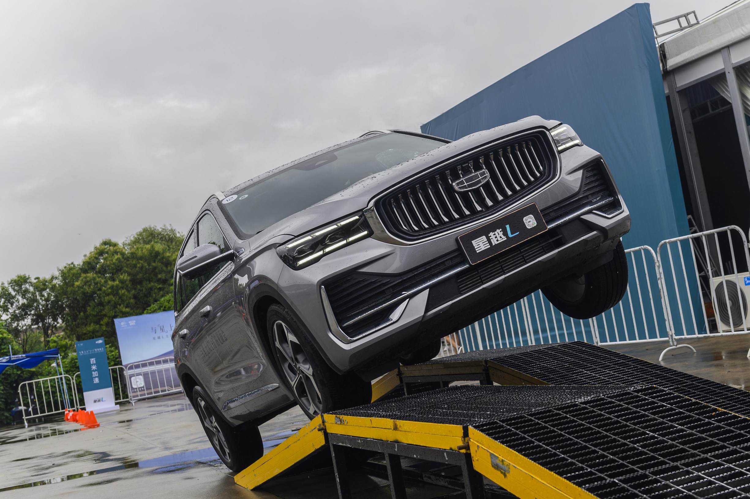 扎实的大块头吉利星越l用实力颠覆你的认知