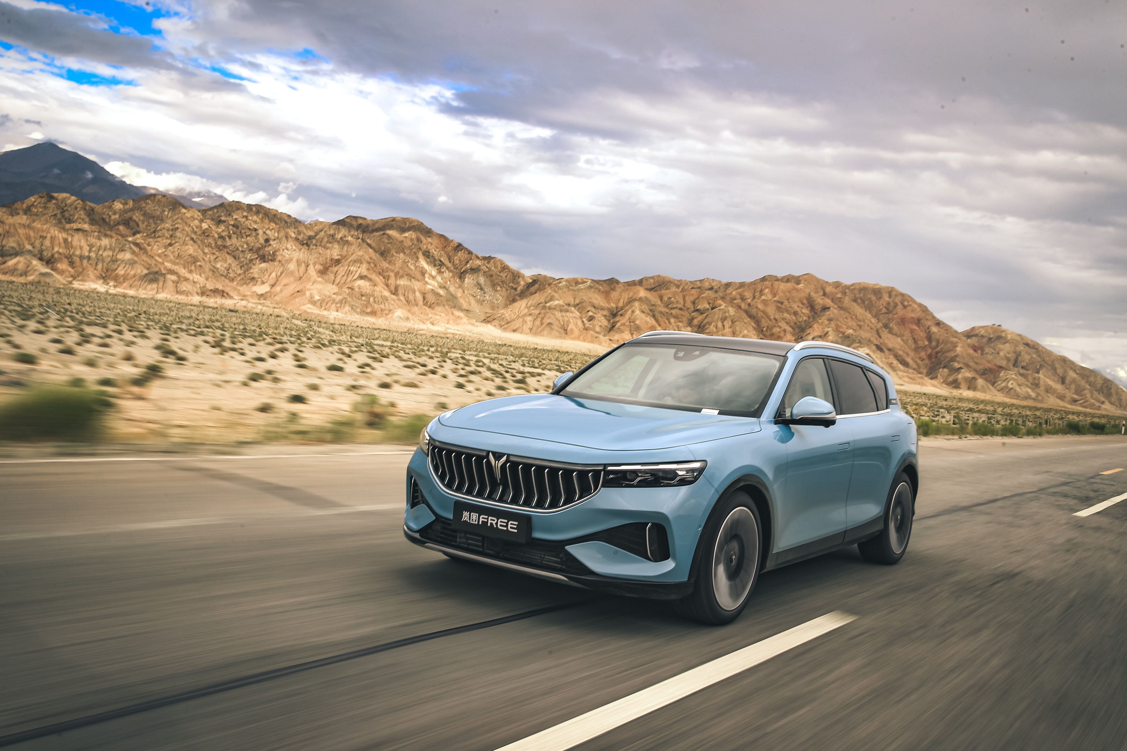 岚图工厂整合全球先进的制造技术和理念,大量采用iot