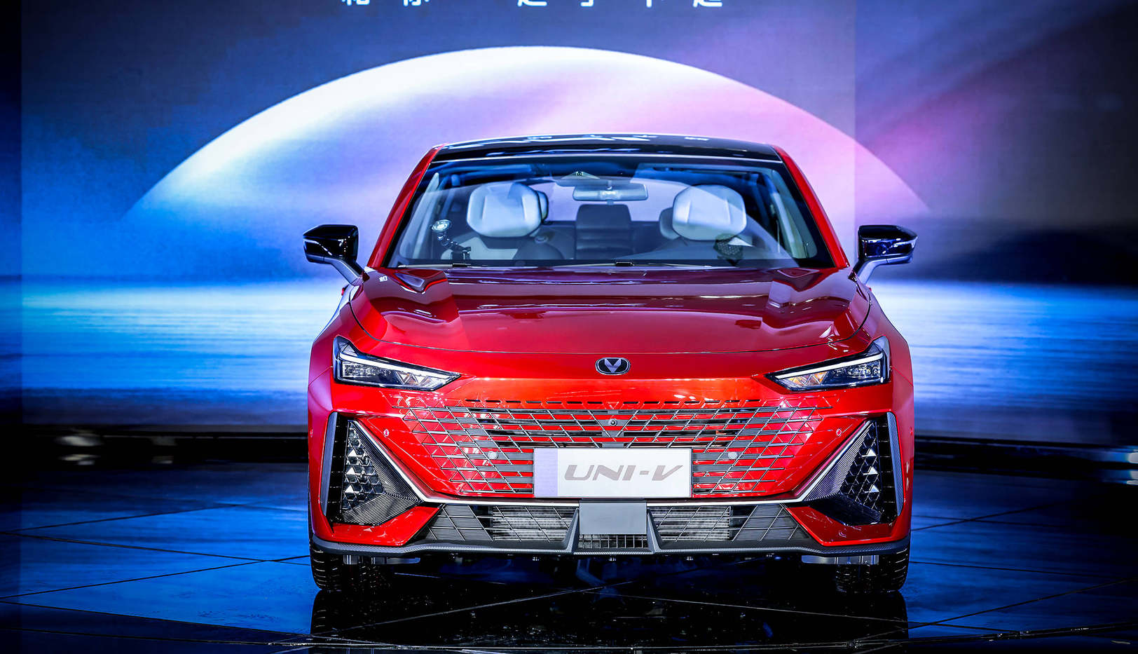 解码长安uni系列首款运动轿车uni-v-水滴汽车