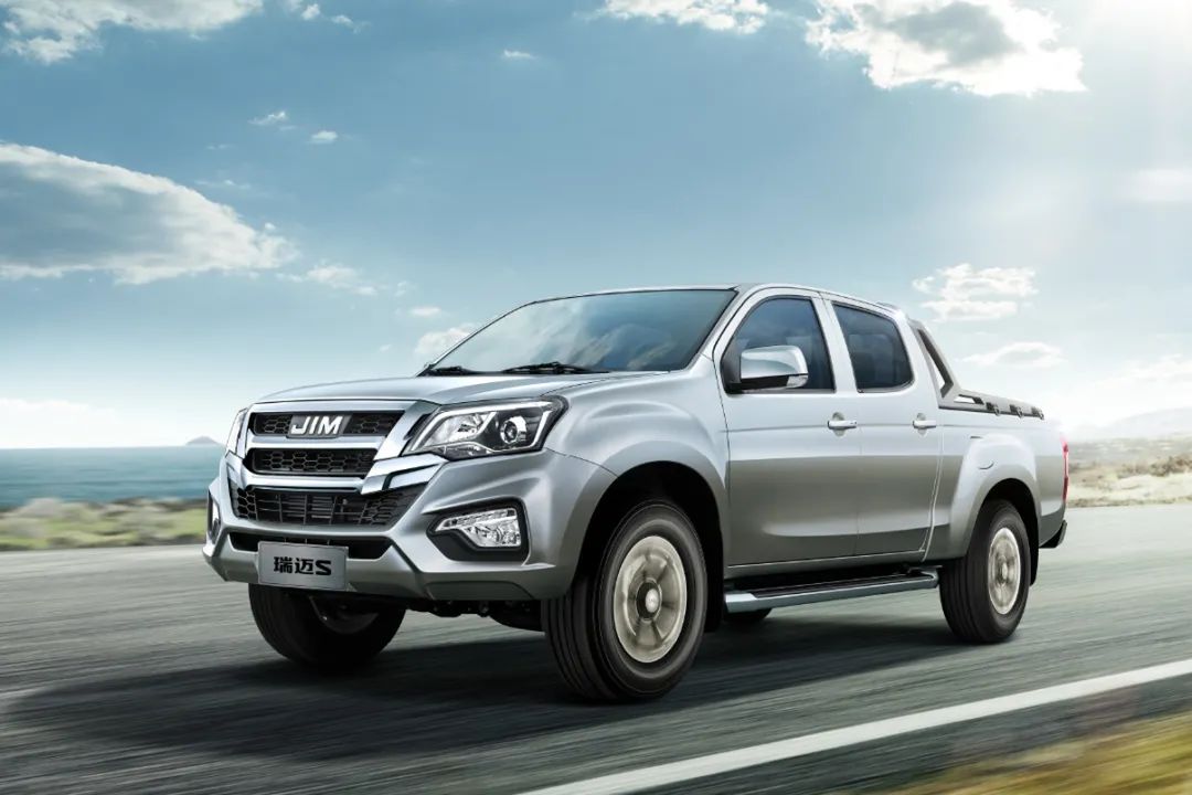动力可靠还标配车机互联江西五十铃瑞迈s是十万级皮卡最优选