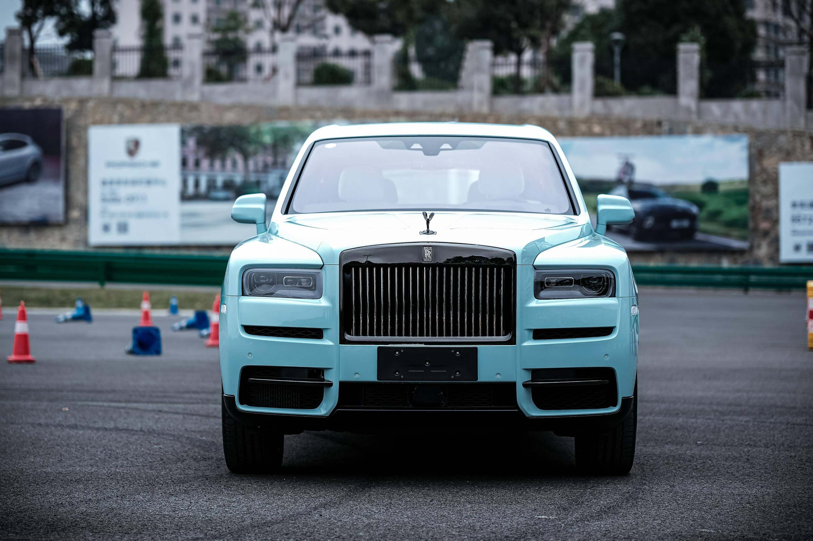 suv的"天花板"|劳斯莱斯库里南bb版贵阳通源到店实拍-水滴汽车