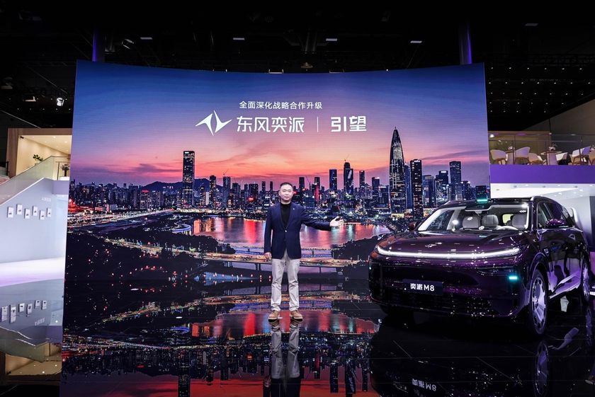 “华派黄金标准大六座”东风奕派M8，25万级唯一搭载华为乾崑六件套