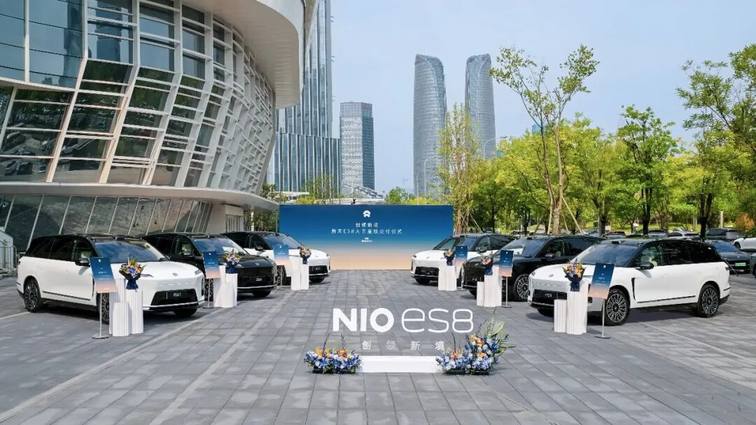 【E汽车】加速油转电洗牌，蔚来ES8大五座版有这个能力吗？