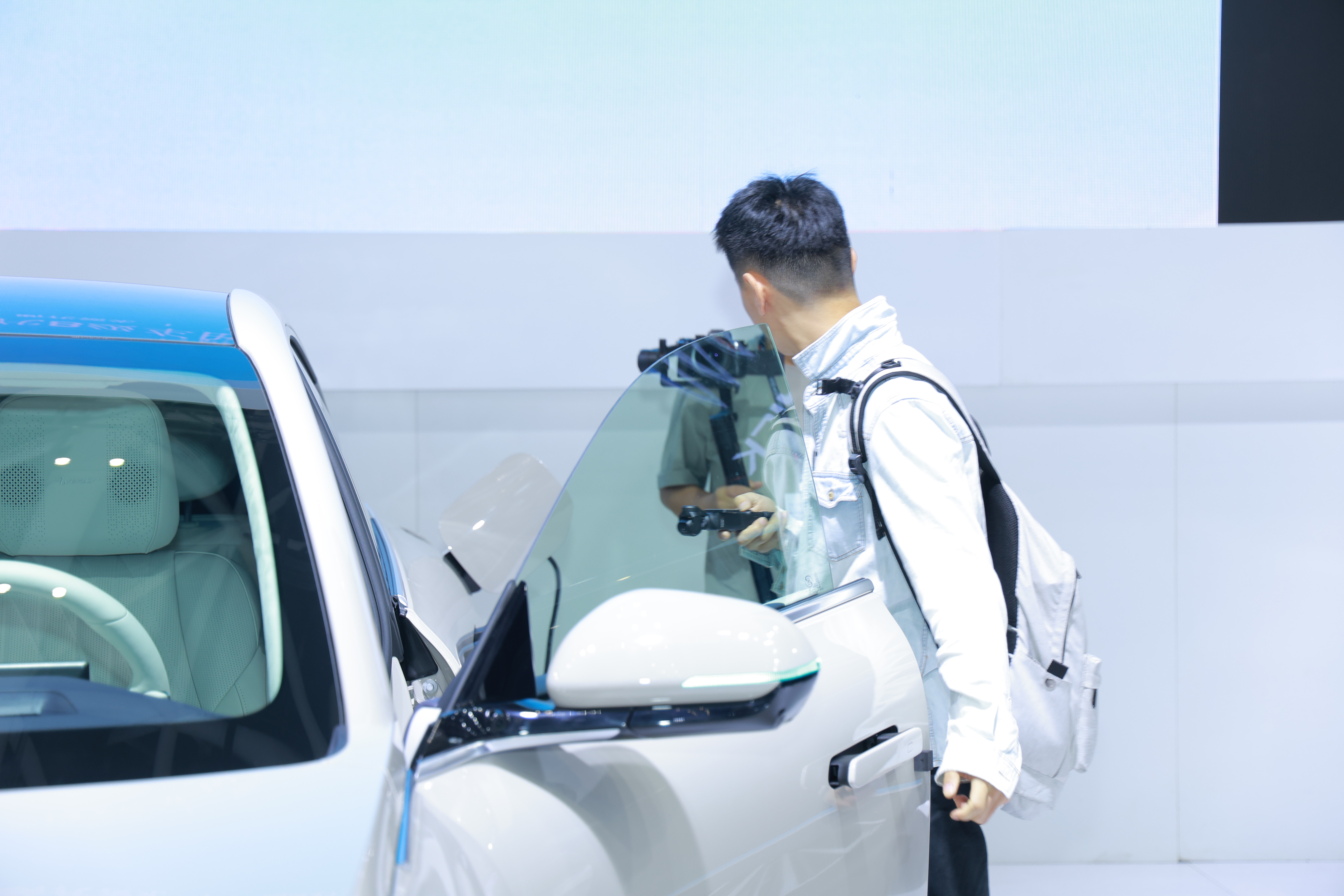 别克至境L7西安上市，16.99万起，开启智能增程豪华轿车时代